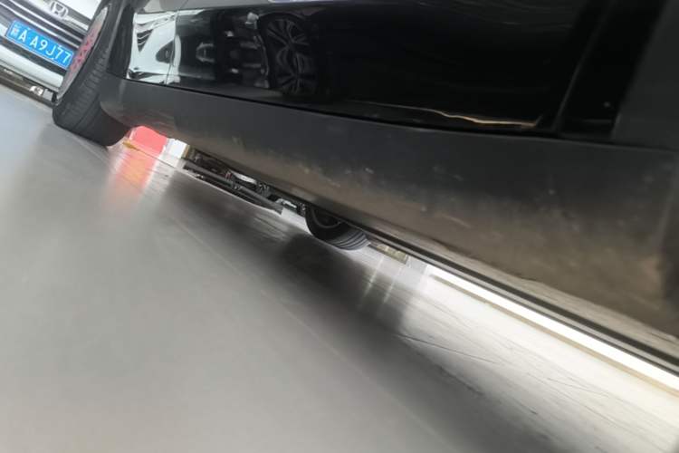 Used Tesla Model Y 2022 Revised Version Rear-Wheel Drive Right Side Sill