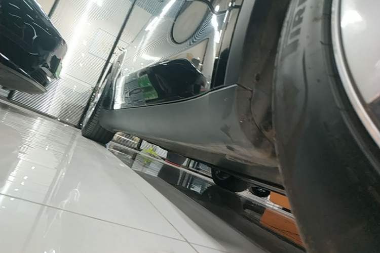 Used Tesla Model Y 2022 Revised Version Rear-Wheel Drive Right Side Sill