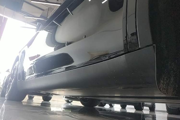 Used Tesla Model Y 2022 Rear-Wheel-Drive Version Right Side Sill