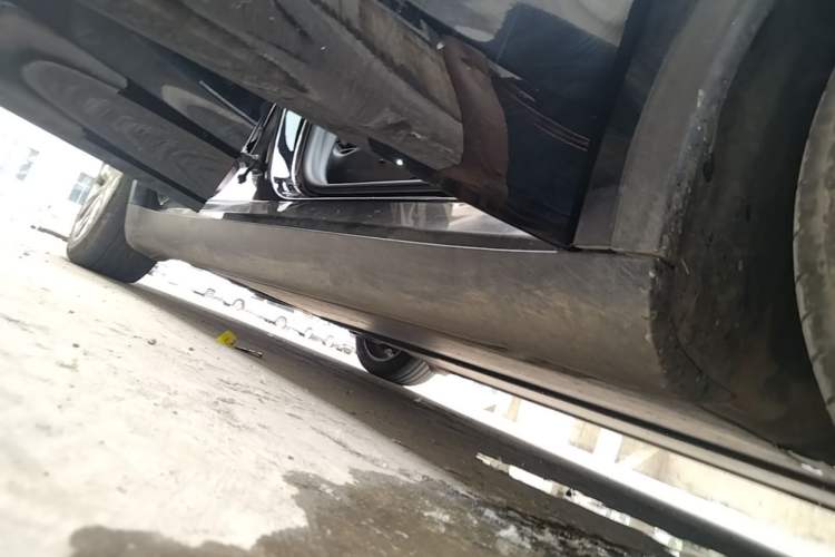 Used Tesla Model Y 2022 Revised Version Rear-Wheel Drive Right Side Sill