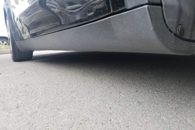 Used Tesla Model Y 2022 Rear-Wheel-Drive Version Right Side Sill