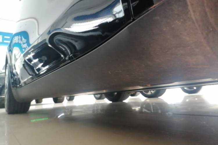 Used Tesla Model Y 2022 Rear-Wheel-Drive Version Right Side Sill