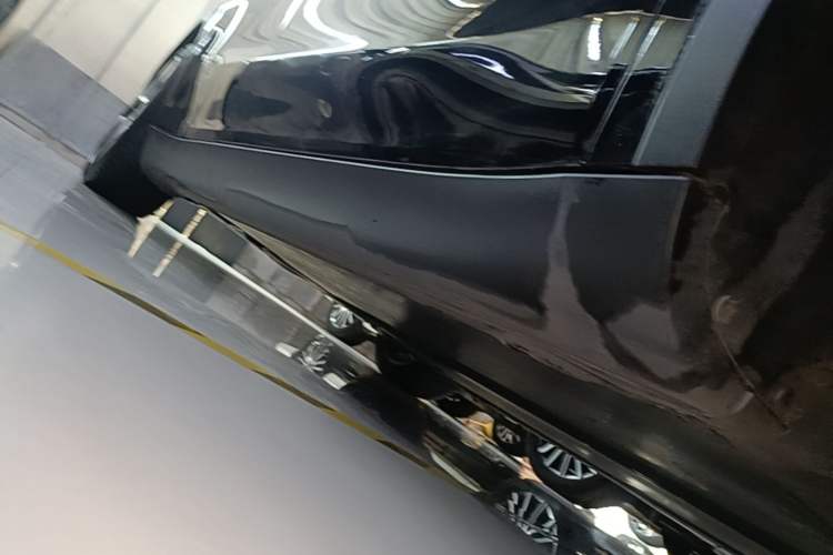 Used Tesla Model Y 2022 Revised Version Rear-Wheel Drive Right Side Sill
