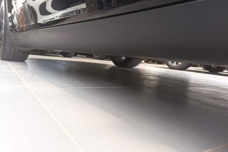 Used Tesla Model Y 2022 Revised Version Rear-Wheel Drive Right Side Sill