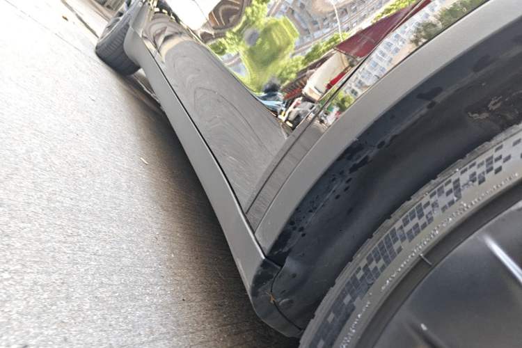 Used Tesla Model Y 2022 Rear-Wheel-Drive Version Right Side Sill