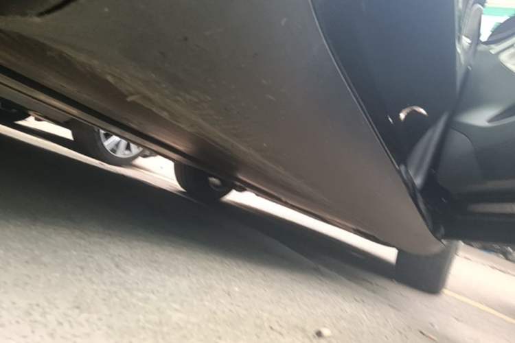 Used Tesla Model Y 2022 Rear-Wheel-Drive Version Right Side Sill