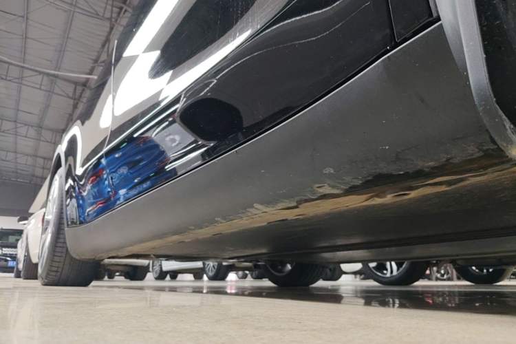 Used Tesla Model Y 2022 Revised Version Rear-Wheel Drive Right Side Sill