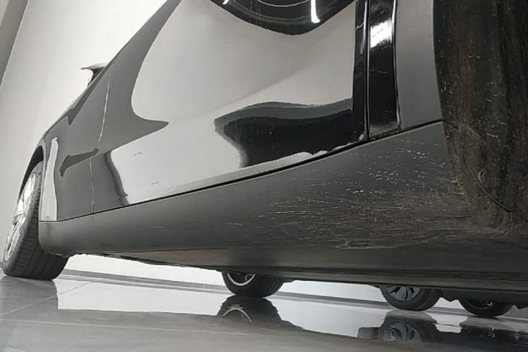 Used Tesla Model Y 2022 Revised Version Rear-Wheel Drive Right Side Sill