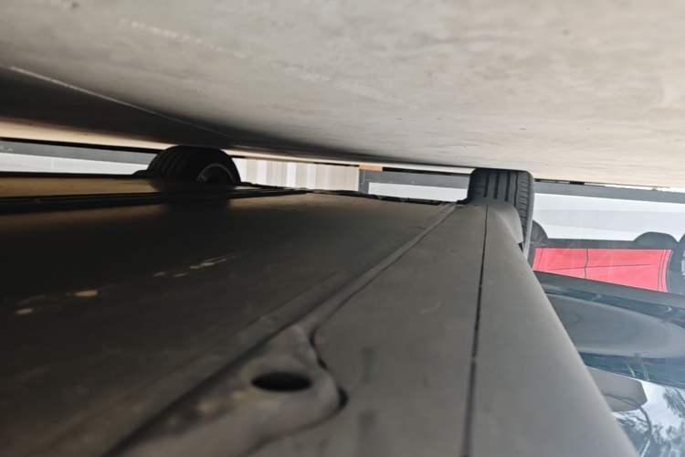 Used Tesla Model Y 2022 Rear-Wheel-Drive Version Right Side Sill