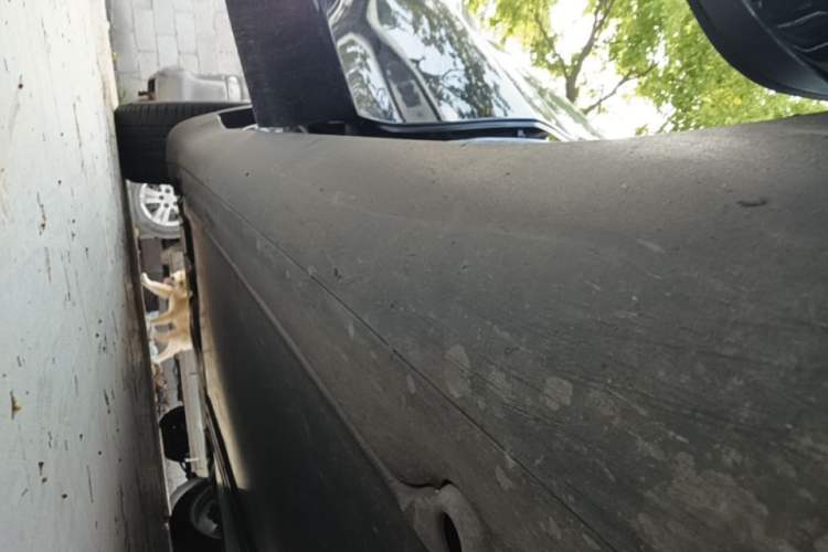 Used Tesla Model Y 2022 Rear-Wheel-Drive Version Right Side Sill