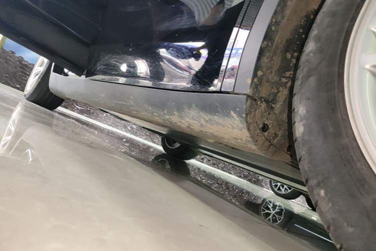 Used Tesla Model Y 2022 Revised Version Rear-Wheel Drive Right Side Sill