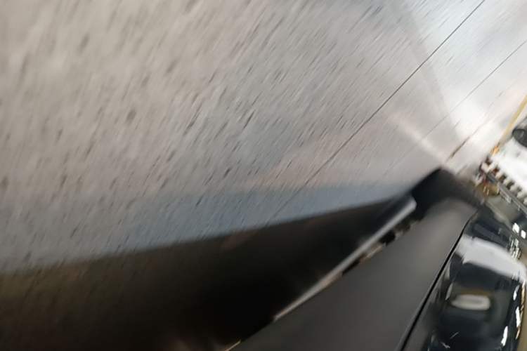 Used Tesla Model Y 2022 Long-Range All-Wheel-Drive Version Right Side Sill