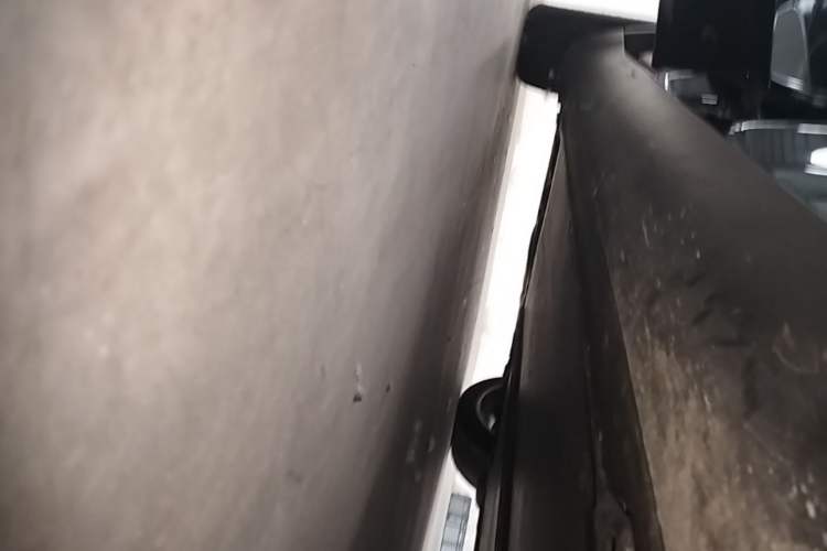 Used Tesla Model Y 2022 Revised Version Rear-Wheel Drive Right Side Sill