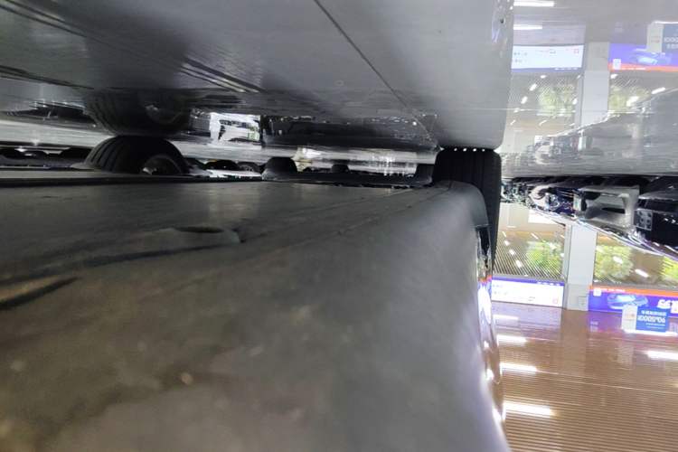 Used Tesla Model Y 2022 Revised Version Rear-Wheel Drive Right Side Sill