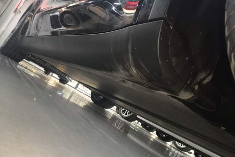 Used Tesla Model Y 2022 Rear-Wheel-Drive Version Right Side Sill