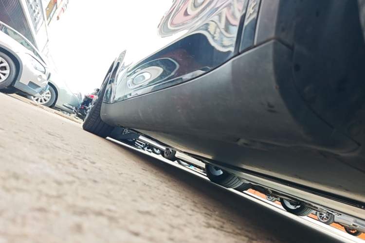 Used Tesla Model Y 2022 Rear-Wheel-Drive Version Right Side Sill
