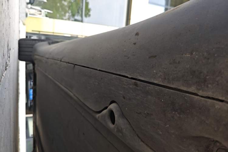 Used Tesla Model Y 2022 Rear-Wheel-Drive Version Right Side Sill