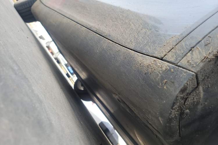 Used Tesla Model Y 2022 Rear-Wheel-Drive Version Right Side Sill