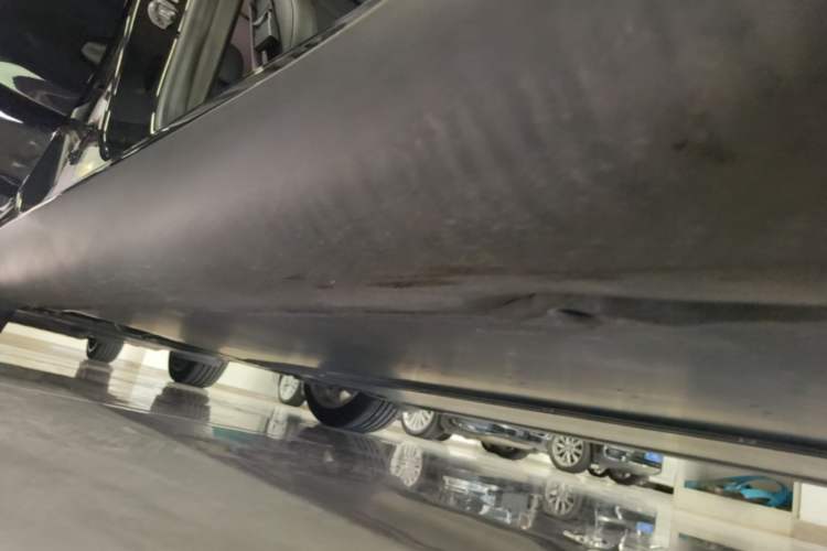 Used Tesla Model Y 2022 Rear-Wheel-Drive Version Right Side Sill