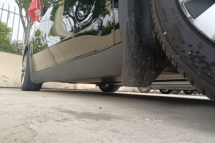 Used Tesla Model Y 2022 Revised Version Rear-Wheel Drive Right Side Sill