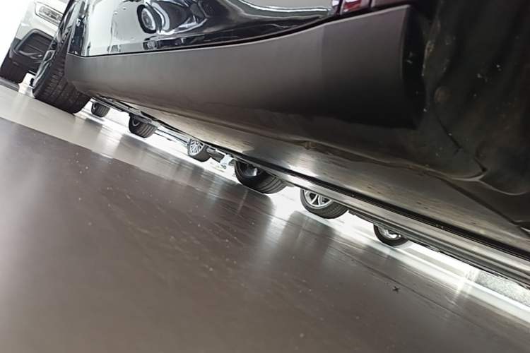Used Tesla Model Y 2022 Revised Version Rear-Wheel Drive Right Side Sill