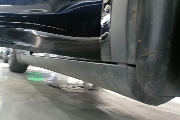 Used Tesla Model Y 2022 Revised Version Long-Range All-Wheel Drive Right Side Sill