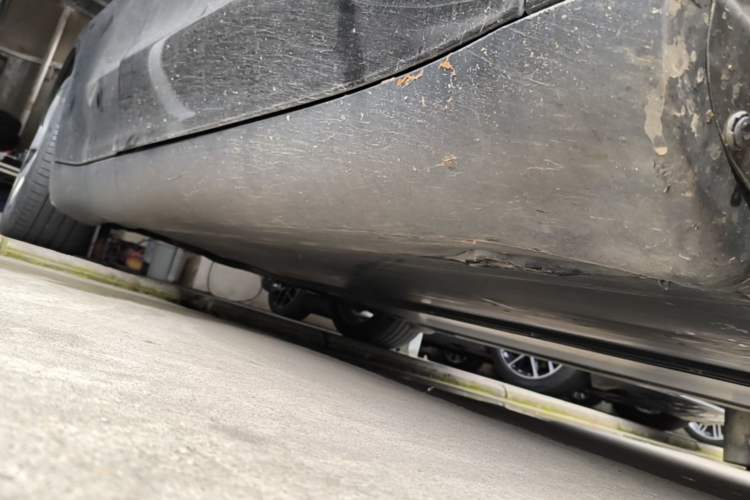 Used Tesla Model Y 2022 Revised Version Long-Range All-Wheel Drive Right Side Sill
