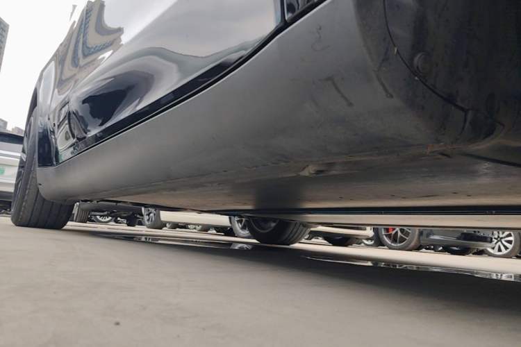 Used Tesla Model Y 2022 Revised Version Rear-Wheel Drive Right Side Sill