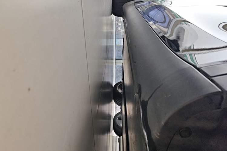 Used Tesla Model Y 2022 Revised Version Rear-Wheel Drive Right Side Sill