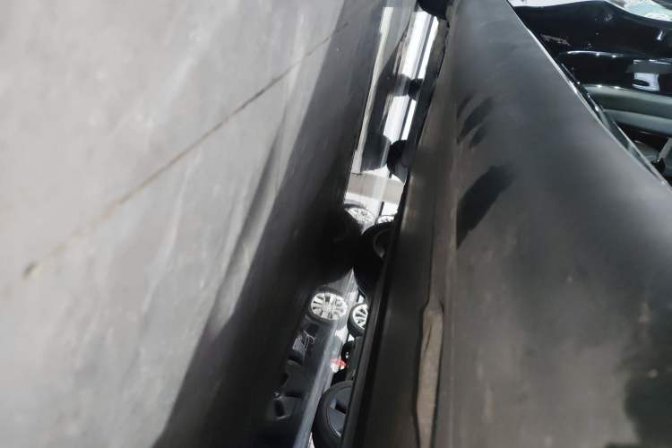 Used Tesla Model Y 2022 Revised Version Rear-Wheel Drive Right Side Sill