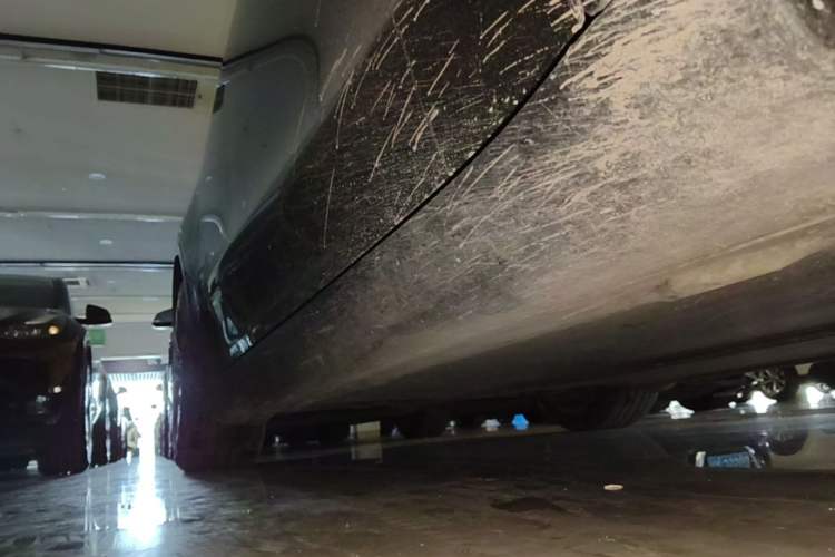 Used Tesla Model Y 2022 Rear-Wheel-Drive Version Right Side Sill
