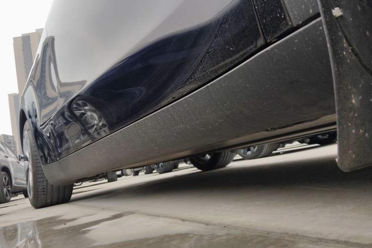 Used Tesla Model Y 2022 Revised Version Rear-Wheel Drive Right Side Sill