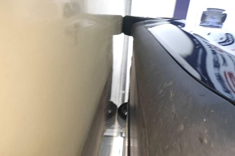 Used Tesla Model Y 2022 Rear-Wheel-Drive Version Right Side Sill