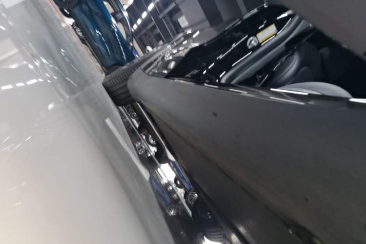 Used Tesla Model Y 2022 Revised Version Rear-Wheel Drive Right Side Sill