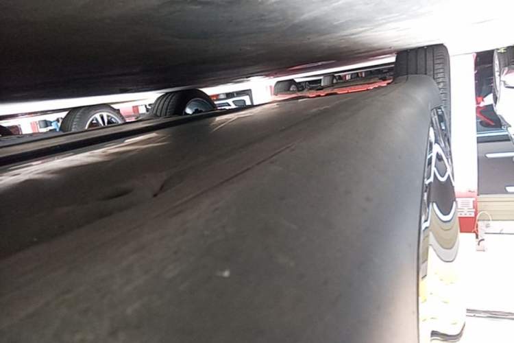 Used Tesla Model Y 2022 Rear-Wheel-Drive Version Right Side Sill