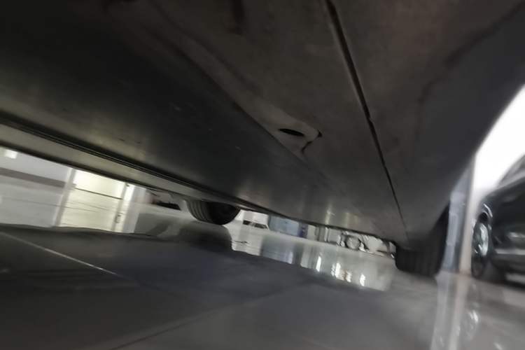 Used Tesla Model Y 2022 Revised Version Rear-Wheel Drive Right Side Sill