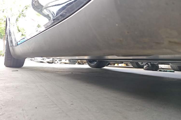 Used Tesla Model Y 2022 Rear-Wheel-Drive Version Right Side Sill