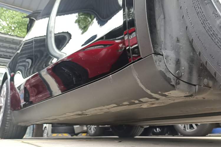 Used Tesla Model Y 2022 Revised Version Rear-Wheel Drive Right Side Sill