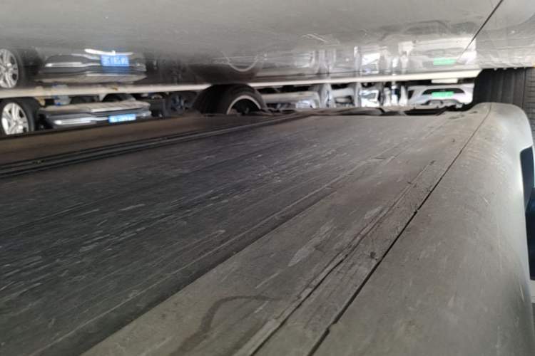 Used Tesla Model Y 2022 Rear-Wheel-Drive Version Right Side Sill