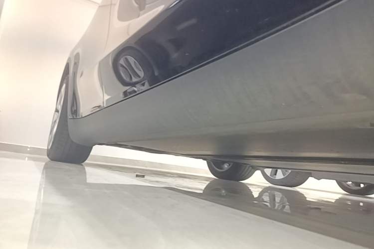 Used Tesla Model Y 2022 Revised Version Rear-Wheel Drive Right Side Sill