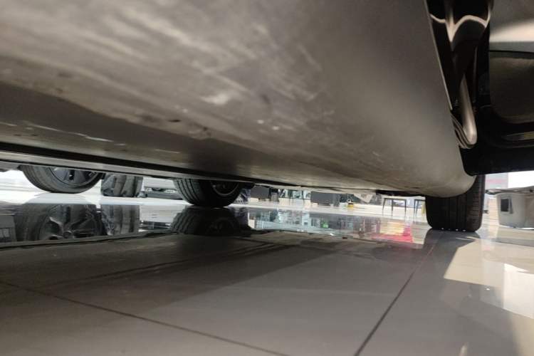 Used Tesla Model Y 2022 Rear-Wheel-Drive Version Right Side Sill