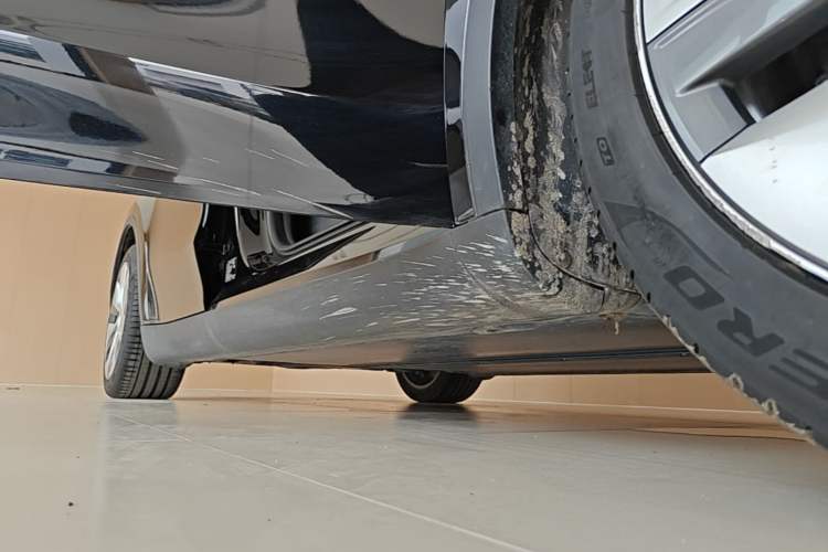 Used Tesla Model Y 2022 Revised Version Rear-Wheel Drive Right Side Sill