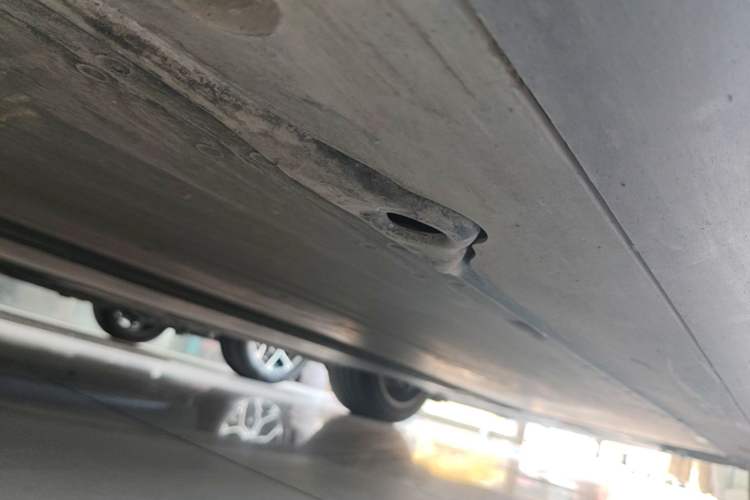 Used Tesla Model Y 2022 Revised Version Rear-Wheel Drive Right Side Sill