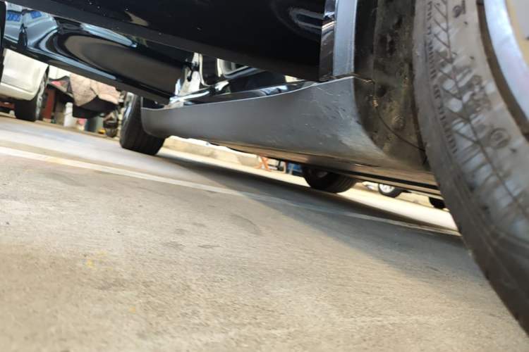 Used Tesla Model Y 2022 Rear-Wheel-Drive Version Right Side Sill
