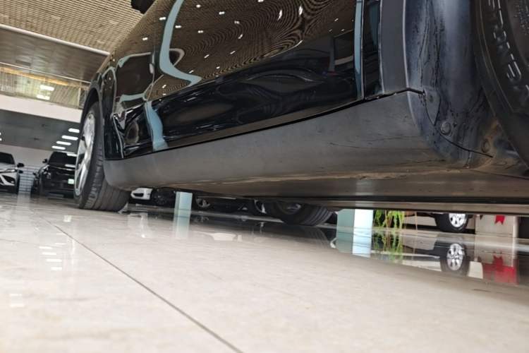 Used Tesla Model Y 2022 Rear-Wheel-Drive Version Right Side Sill