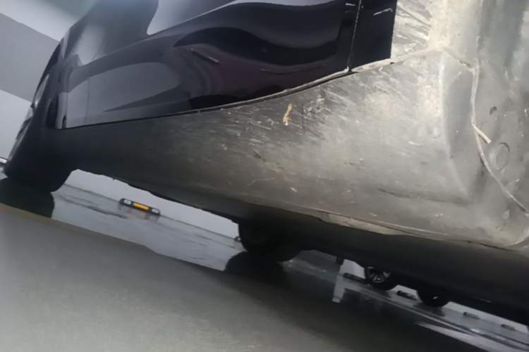 Used Tesla Model Y 2022 Revised Version Rear-Wheel Drive Right Side Sill
