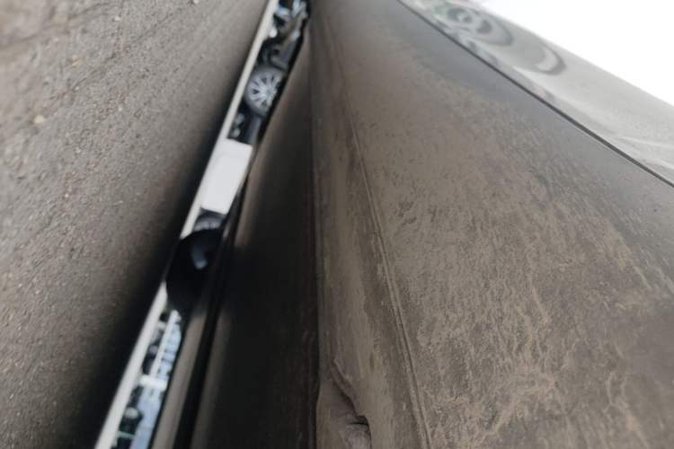 Used Tesla Model Y 2022 Revised Version Rear-Wheel Drive Right Side Sill