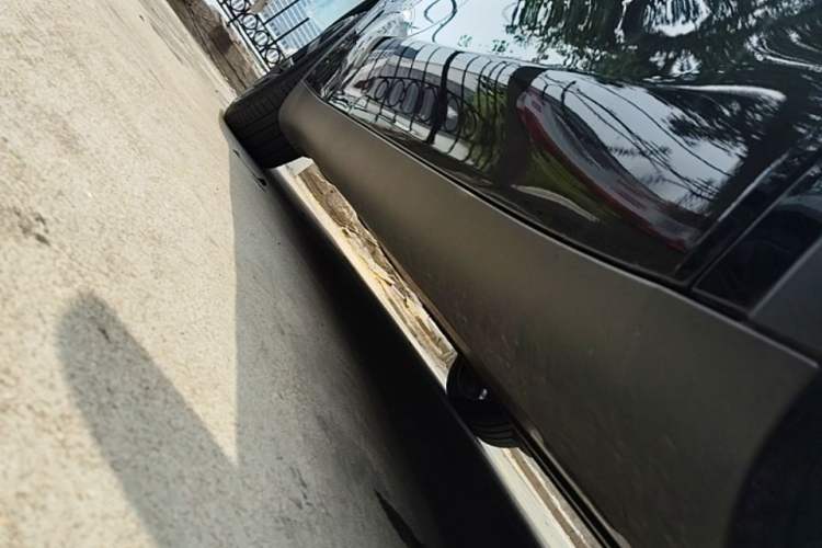 Used Tesla Model Y 2022 Rear-Wheel-Drive Version Right Side Sill