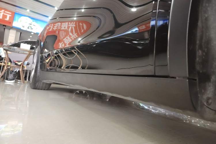 Used Tesla Model Y 2022 Revised Version Rear-Wheel Drive Right Side Sill