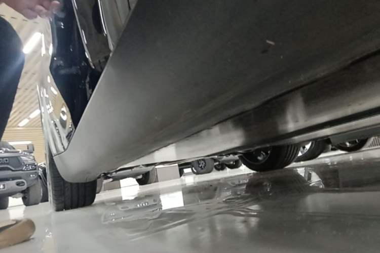 Used Tesla Model Y 2022 Revised Version Long-Range All-Wheel Drive Right Side Sill